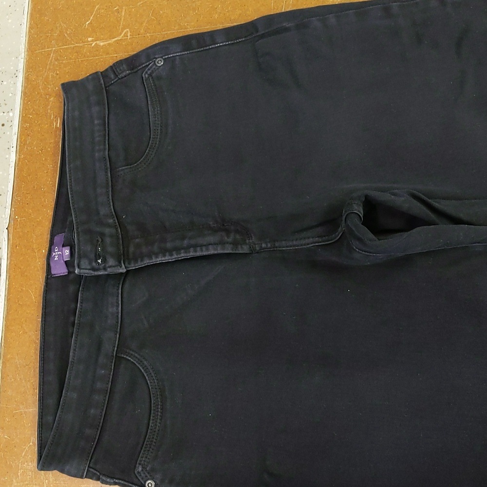 EUC NYDJ Black Jeans